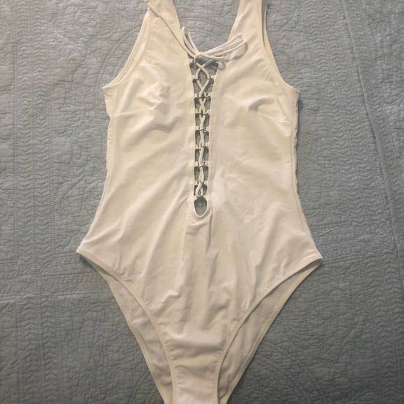 GUESS NEW SWIM - Picture 2 of 4